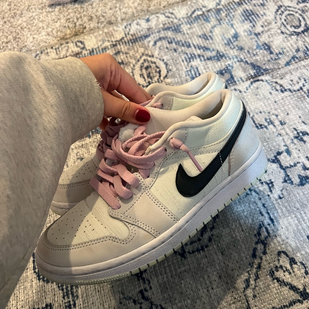 Nike jordans